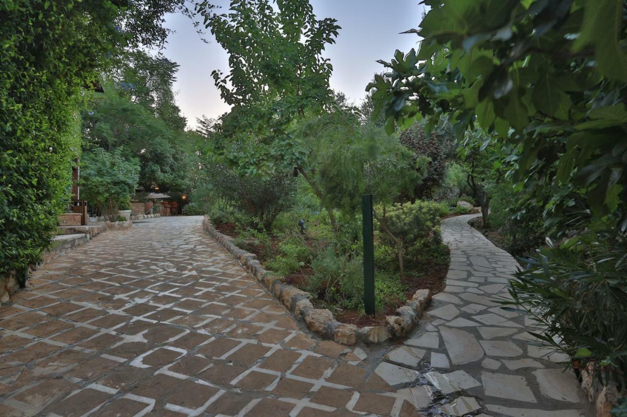 Mountain Breeze Lodge & Resort Al Salt Εξωτερικό φωτογραφία