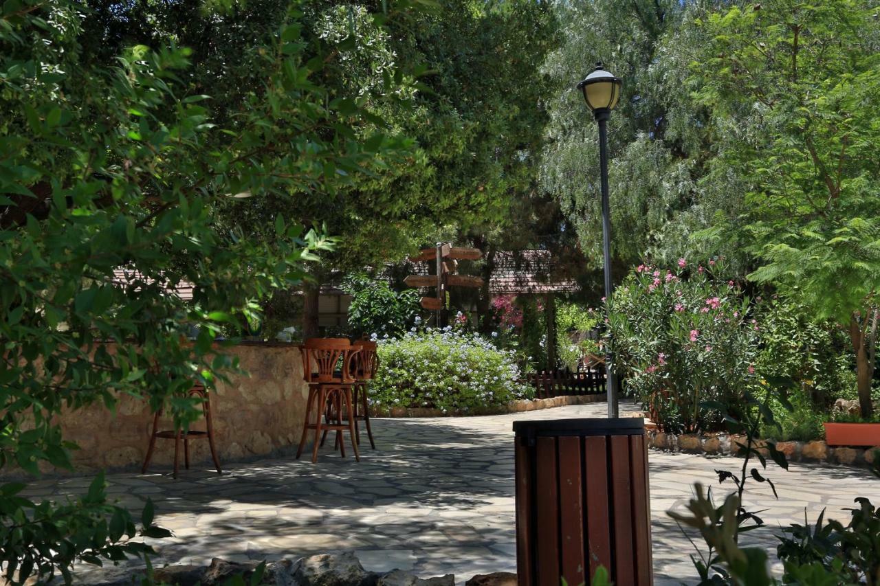 Mountain Breeze Lodge & Resort Al Salt Εξωτερικό φωτογραφία