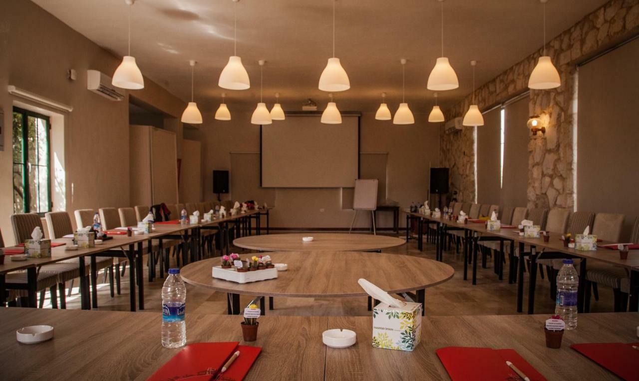 Mountain Breeze Lodge & Resort Al Salt Εξωτερικό φωτογραφία